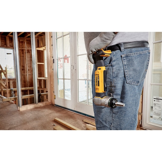 20V MAX* 1 in. Cordless PEX Expander (Tool Kit)