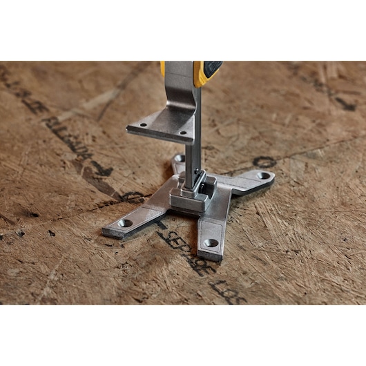 DEWALT(R) TOUGHSERIES(TM) CONSTRUCTION JACK zoomed into tool base